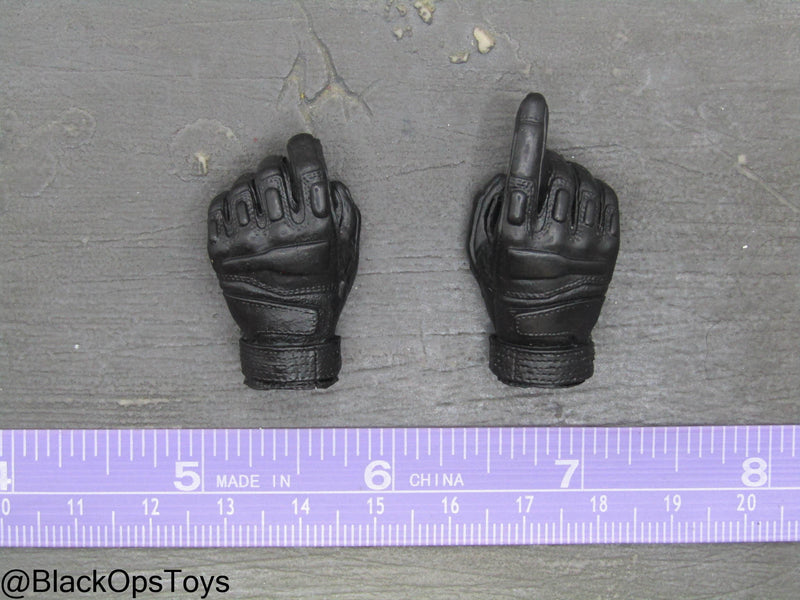 Load image into Gallery viewer, Black Gloved Hand Set
