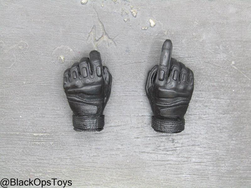 Load image into Gallery viewer, Black Gloved Hand Set
