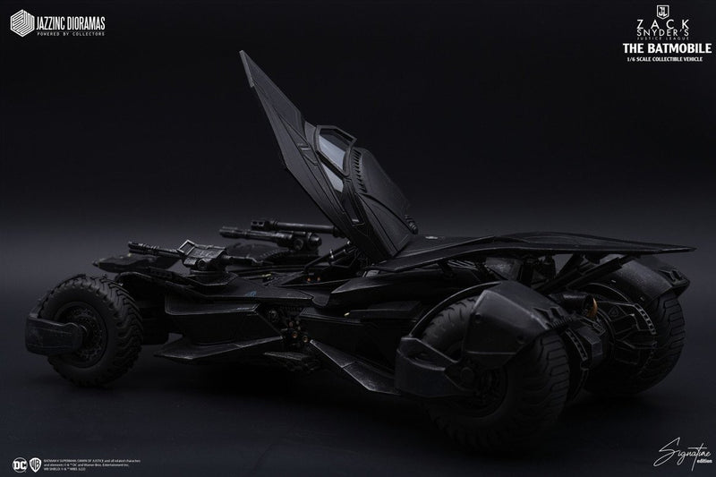 Load image into Gallery viewer, Justice League - Zack Snyder Signature Edition Batmobile - MINT IN BOX
