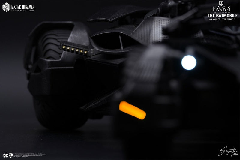Load image into Gallery viewer, Justice League - Zack Snyder Signature Edition Batmobile - MINT IN BOX
