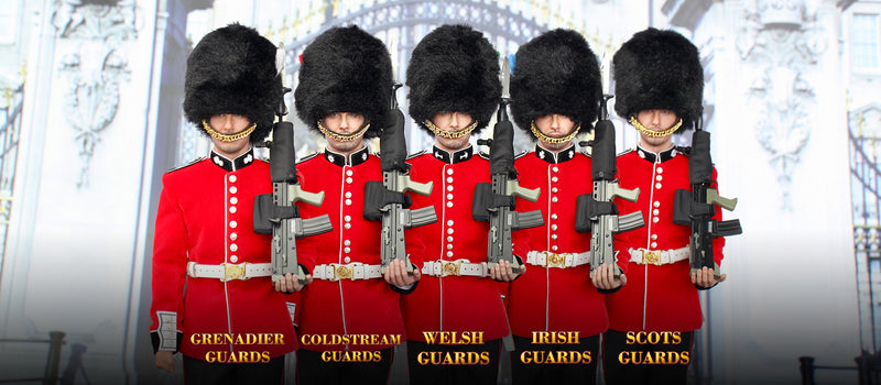 Load image into Gallery viewer, Buckingham Palace - The Guards Version B - MINT IN BOX (READ DESC)
