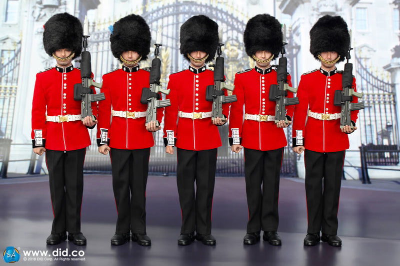 Load image into Gallery viewer, Buckingham Palace - The Guards Version A - MINT IN BOX (READ DESC)
