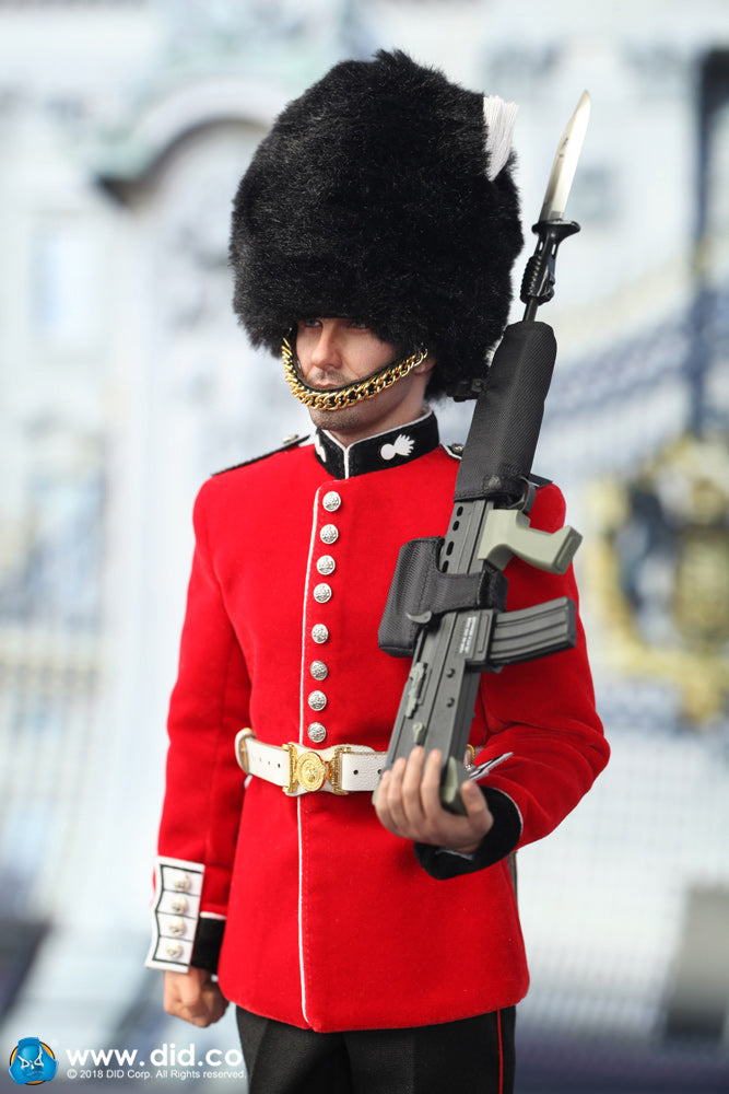 Load image into Gallery viewer, Buckingham Palace - The Guards Version A - MINT IN BOX (READ DESC)
