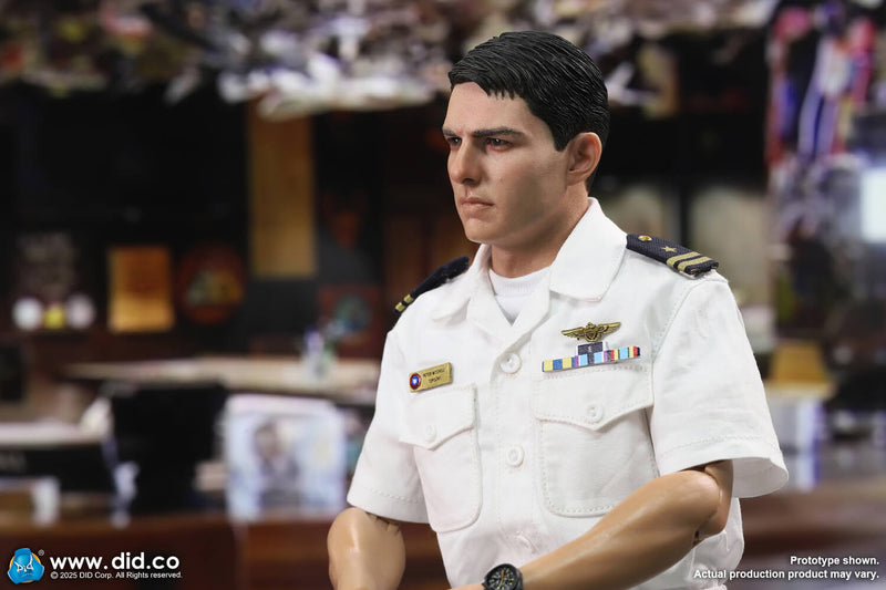 Load image into Gallery viewer, Top Gun - Pete Mitchell Naval Aviator Lieutenant - MINT IN BOX

