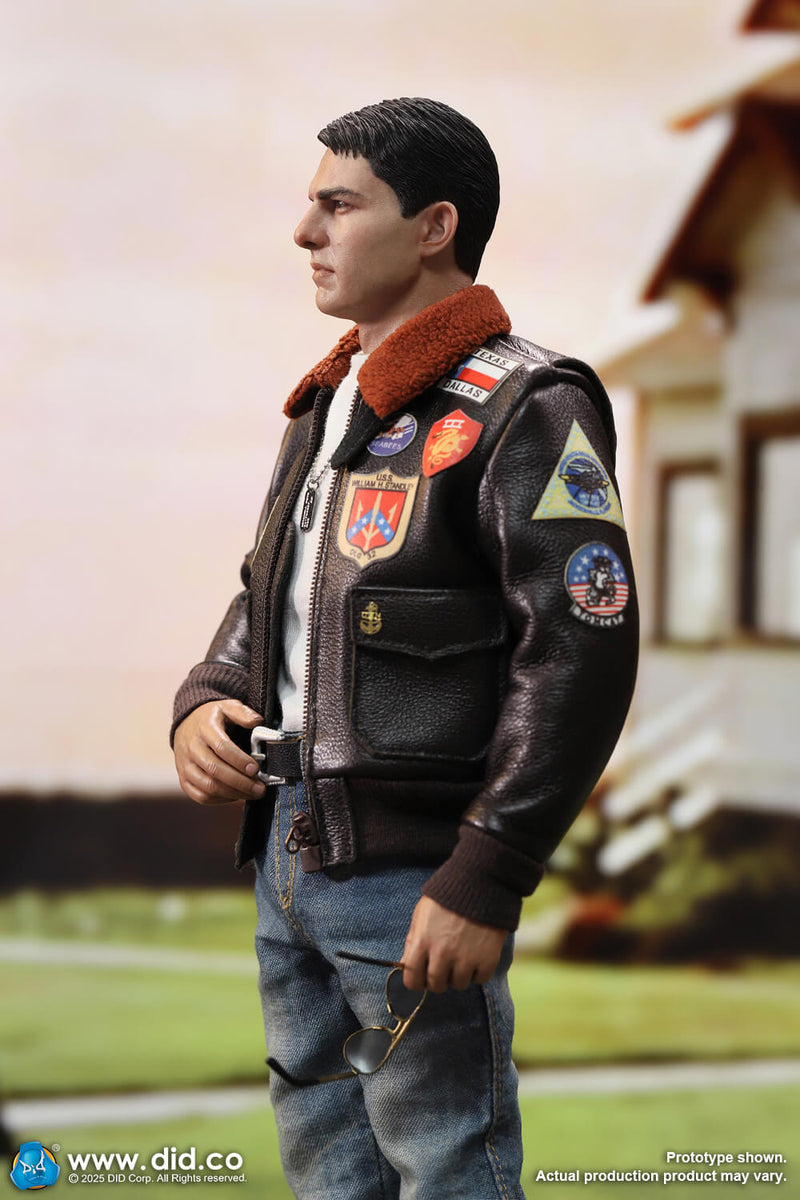Load image into Gallery viewer, Top Gun - Pete Mitchell Naval Aviator Lieutenant - MINT IN BOX
