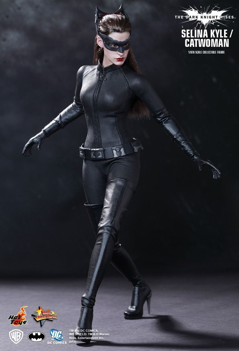 Load image into Gallery viewer, TDKR - Selina Kyle - Female Black Gloved Hand Set
