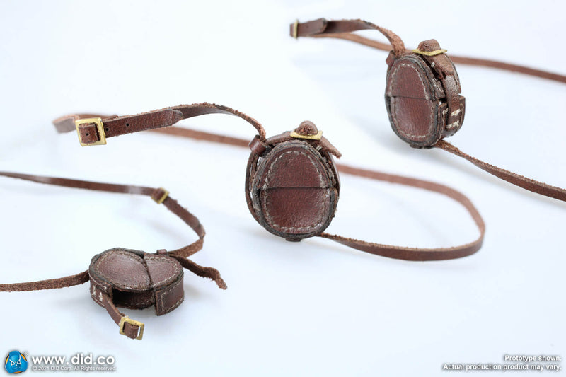 Load image into Gallery viewer, WWI - British Colonel Mackenzie - Metal Compass w/Leather Case

