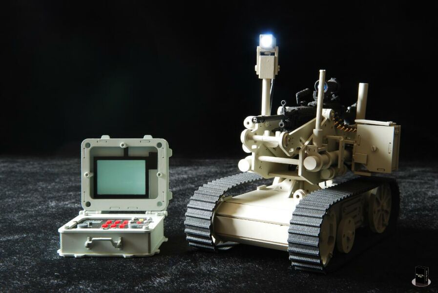 Light Up EOD Bomb Detection Robot w/Controller - MINT IN BOX – BlackOpsToys