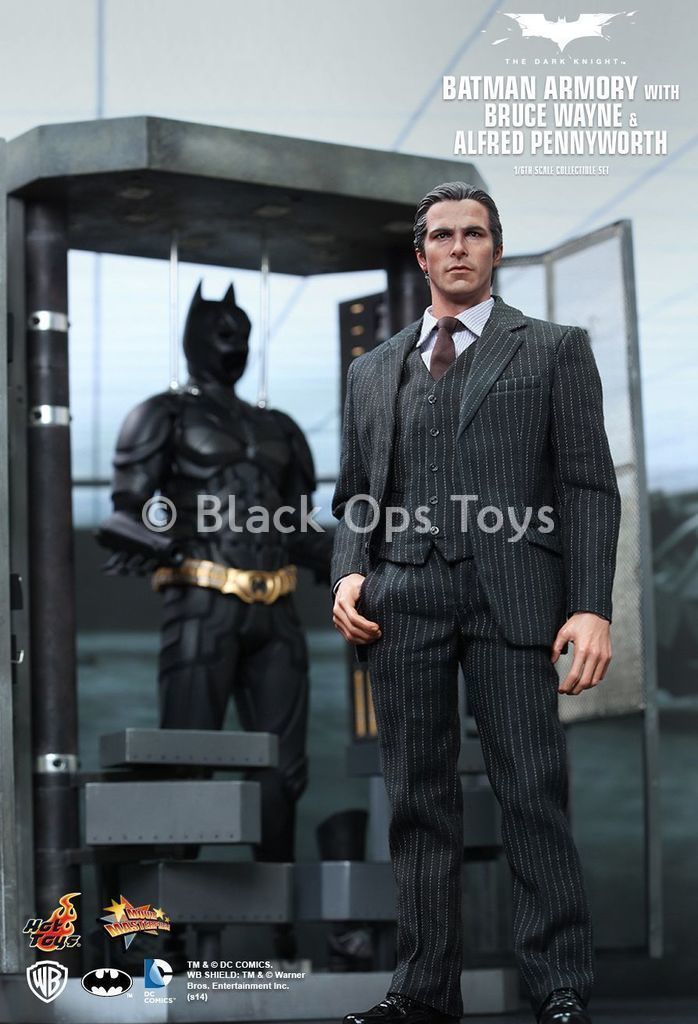 Load image into Gallery viewer, The Dark Knight - Alfred Pennyworth Base Body w/Suit Set
