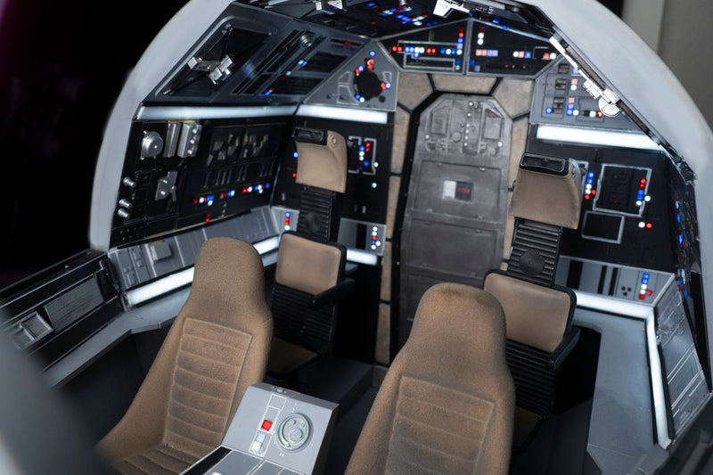 Load image into Gallery viewer, Star Wars - Millennium Falcon Cockpit - MINT IN BOX
