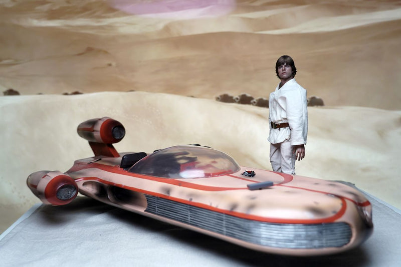 Load image into Gallery viewer, Star Wars ANH - Luke's X-34 Landspeeder - MINT IN BOX
