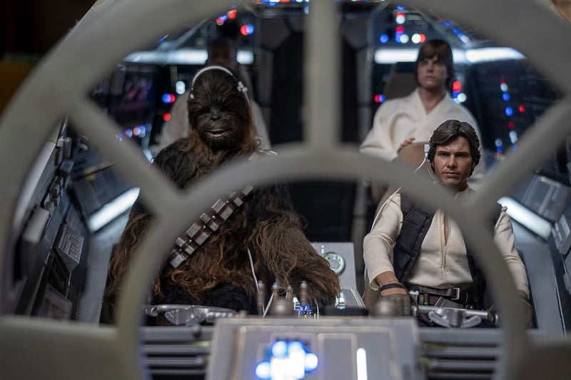 Load image into Gallery viewer, Star Wars - Millennium Falcon Cockpit - MINT IN BOX
