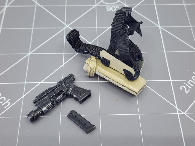 Load image into Gallery viewer, BAM 1/6 Pistol W/ Tan Drop Leg Holster (Very Hot)
