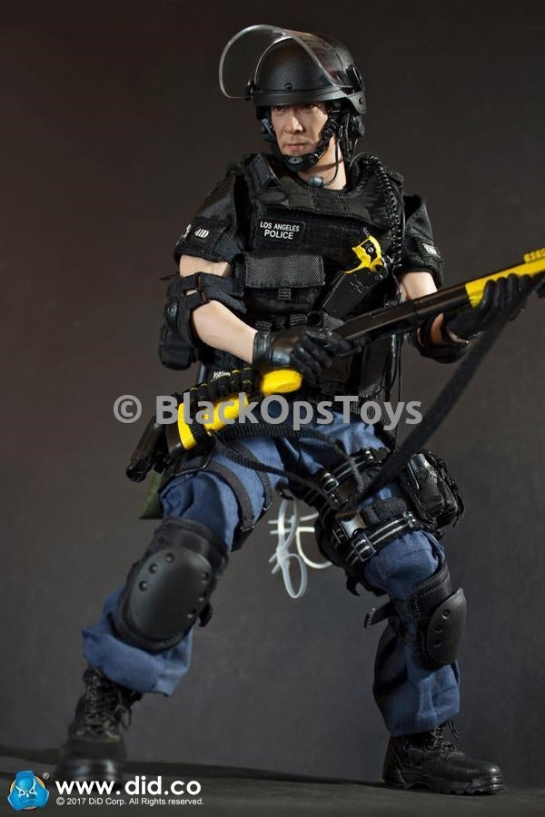 Load image into Gallery viewer, Police Department SWAT 3.0 - Takeshi Yamada - MINT IN BOX
