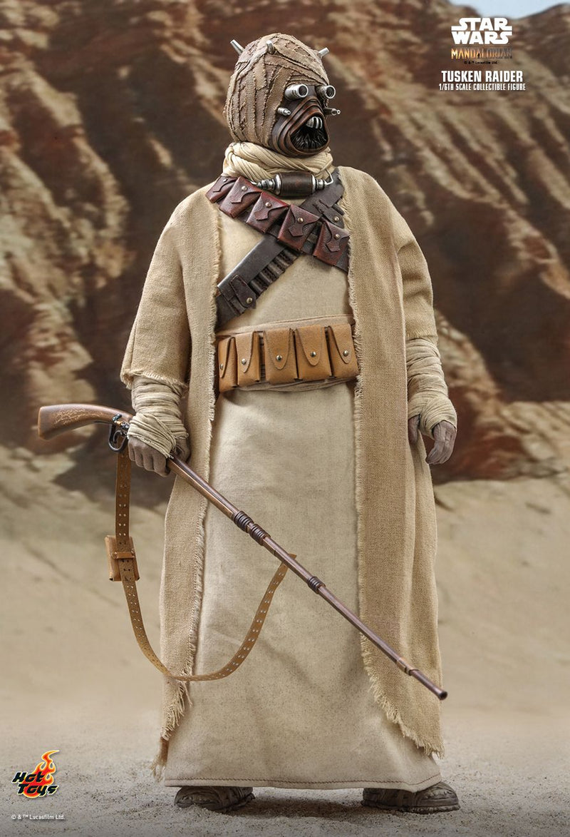 Load image into Gallery viewer, Star Wars - The Mandalorian - Tusken Raider - MINT IN BOX
