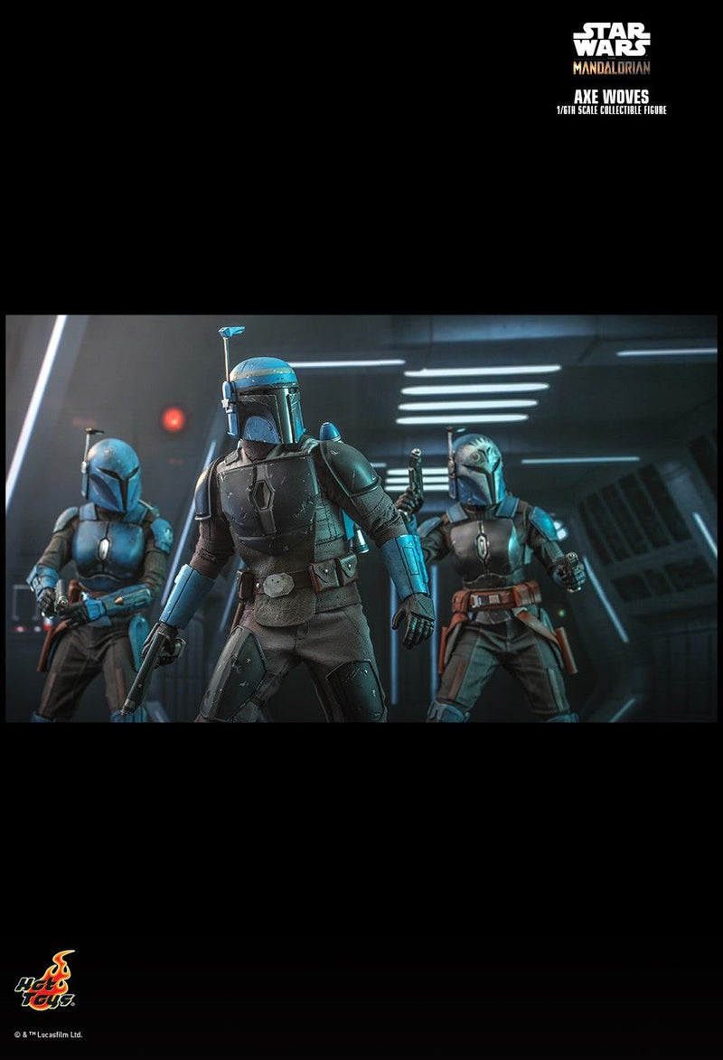 Load image into Gallery viewer, Star Wars: The Mandalorian - Axe Woves - MINT IN BOX
