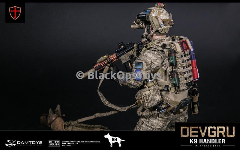 Load image into Gallery viewer, Navy Seal DEVGRU K9 Handler in Afghanistan WITH DOG Mint in Box
