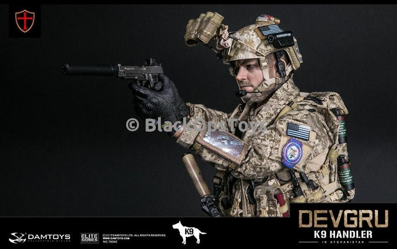Load image into Gallery viewer, Navy Seal DEVGRU K9 Handler in Afghanistan WITH DOG Mint in Box
