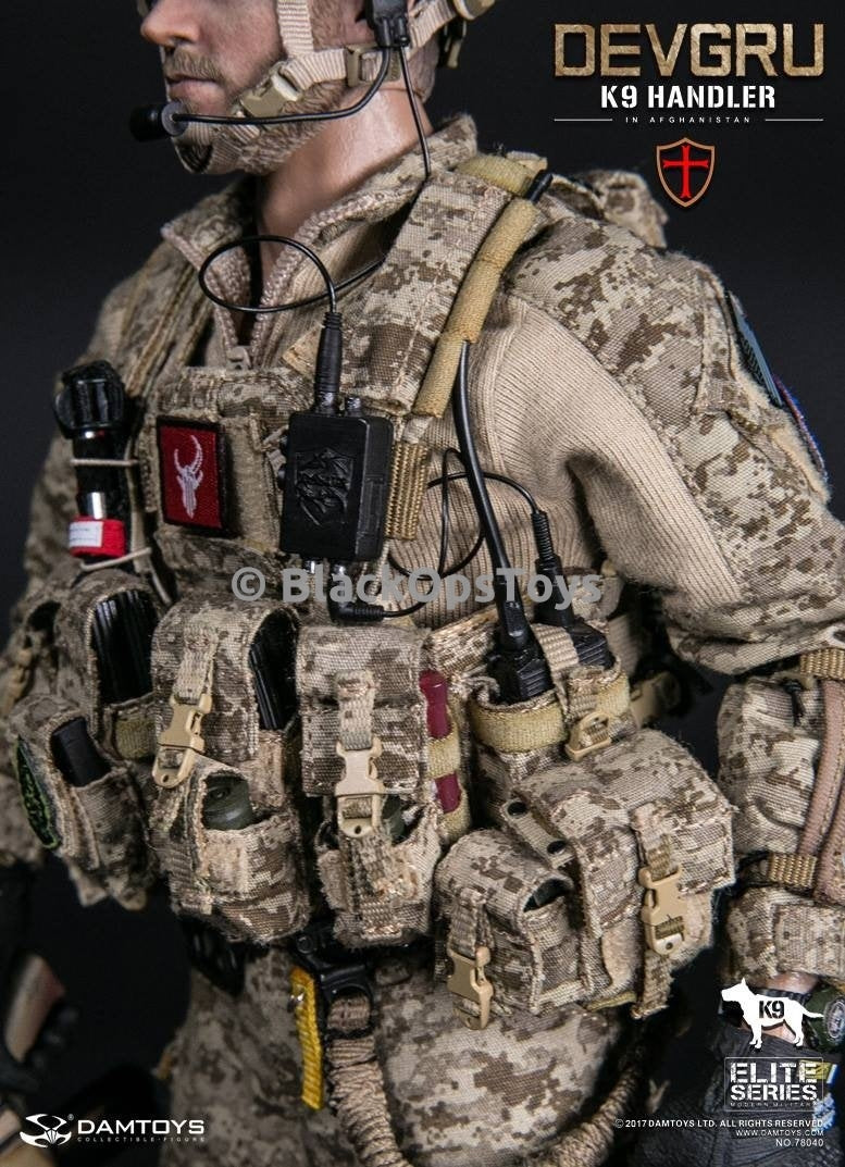 Load image into Gallery viewer, Navy Seal DEVGRU K9 Handler in Afghanistan WITH DOG Mint in Box
