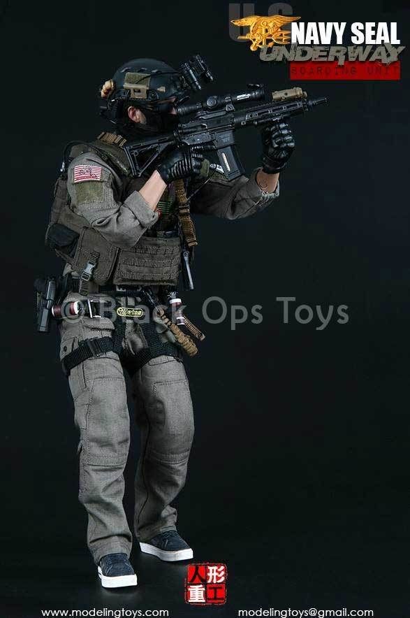 Load image into Gallery viewer, U.S. Navy Seal - Boarding Unit - Black Radio Communications Set
