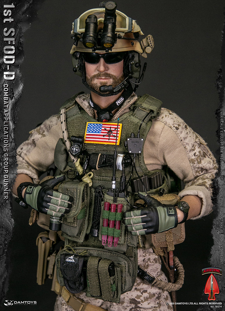 Load image into Gallery viewer, 1st SFOD-D Group Gunner - Tan Helmet w/NVG &amp; Goggles
