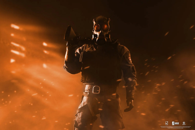 Load image into Gallery viewer, Rainbow Six Siege - Defending Operator Smoke - MINT IN BOX
