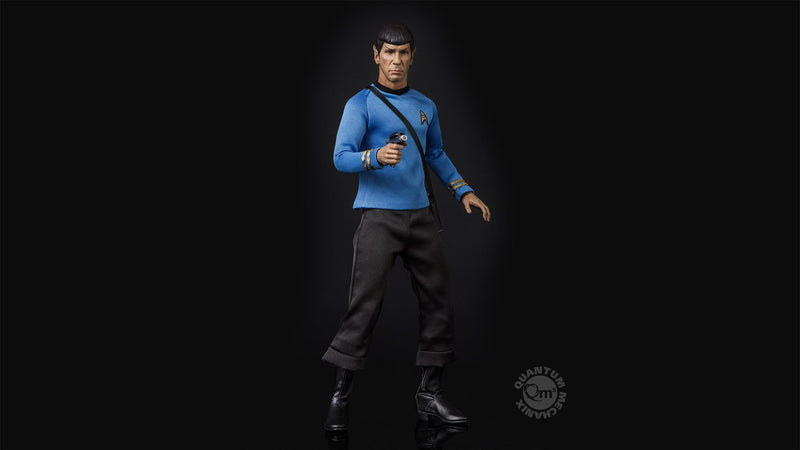 Load image into Gallery viewer, Star Trek - Spock - Male Phaser Holding Hand Set
