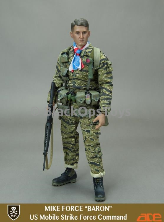 Load image into Gallery viewer, Ace Vietnam Mike Force &quot;Baron&quot; US Mobile Strike Force Command Complete Male Base Body
