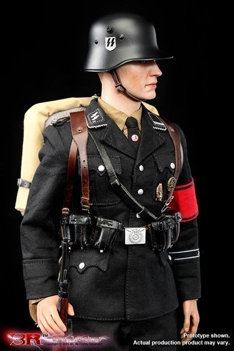 WWII - German Honor Guard - White Belt w/Pouches & Metal Dagger