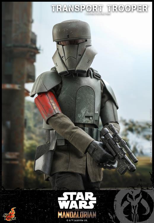 Load image into Gallery viewer, Star Wars - The Mandalorian - Transport Trooper - MINT IN BOX
