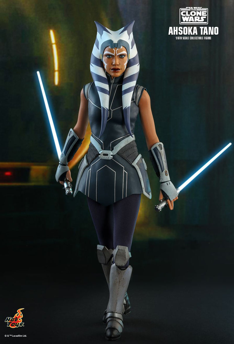 Load image into Gallery viewer, Star Wars Clone Wars Ahsoka Tano - Grey Wired Cloak

