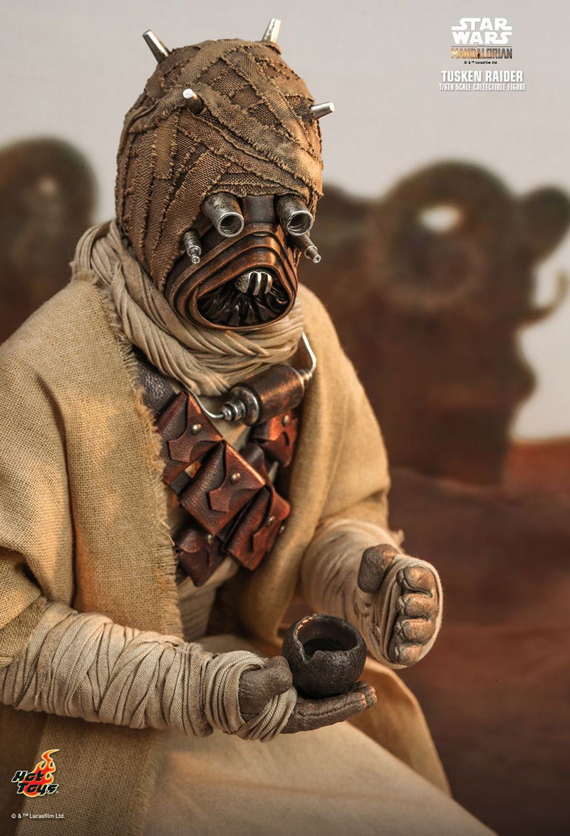Load image into Gallery viewer, Star Wars - The Mandalorian - Tusken Raider - MINT IN BOX
