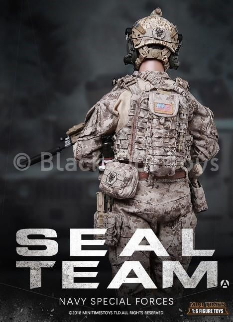 Load image into Gallery viewer, U.S. Navy Seal - AOR Camo Pouch &amp; Red Glow Stick
