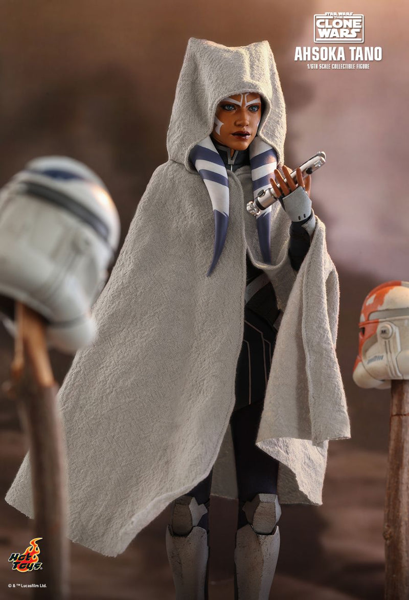 Load image into Gallery viewer, Star Wars Clone Wars Ahsoka Tano - Grey Wired Cloak
