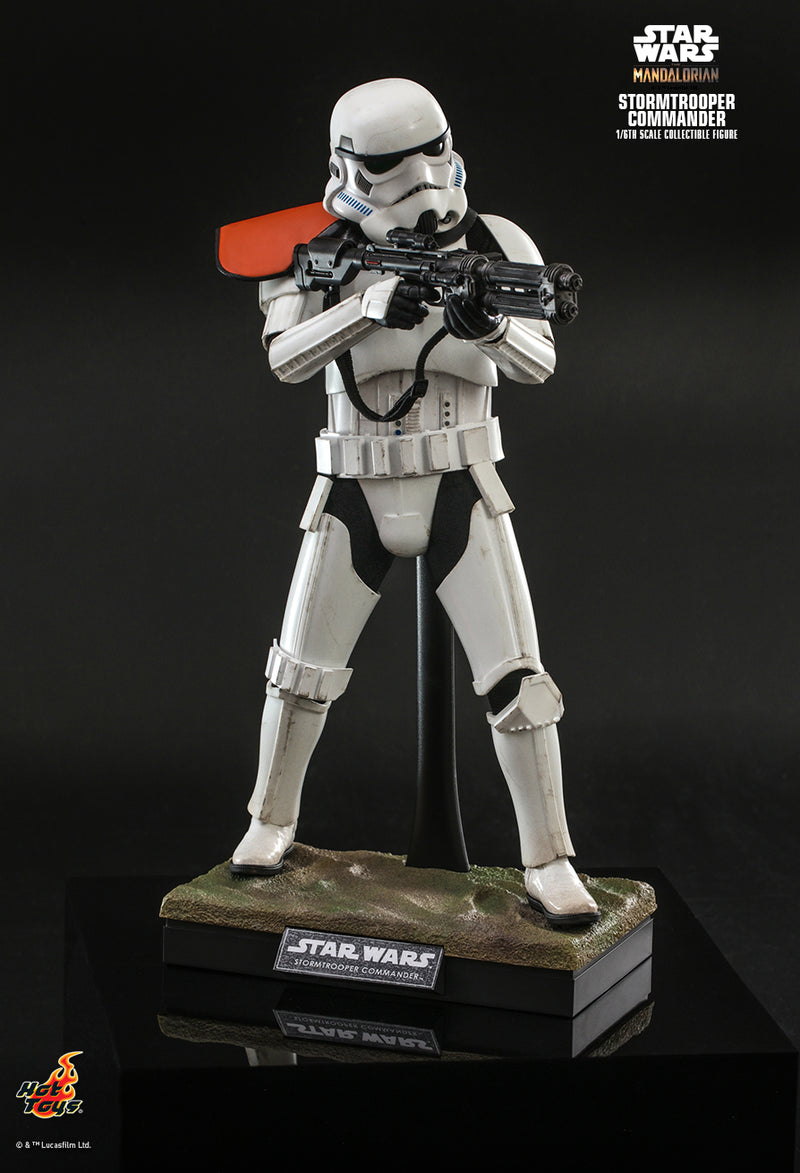 Load image into Gallery viewer, Star Wars - Mandalorian - Stormtrooper Commander - MINT IN BOX

