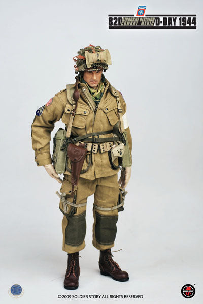 Load image into Gallery viewer, WWII - US 82nd Airborne Division Combat Medic D-Day - MINT IN BOX
