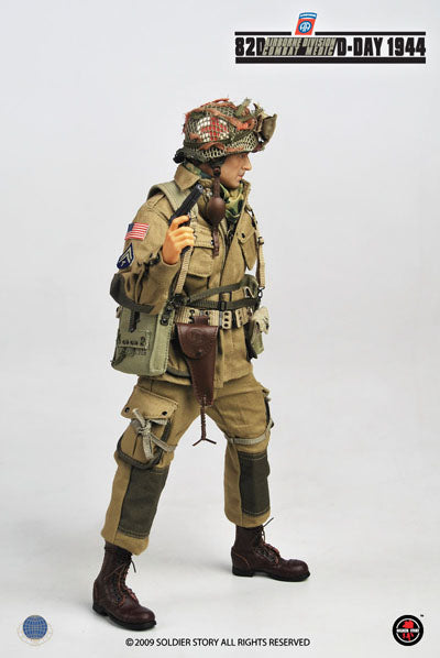 Load image into Gallery viewer, WWII - US 82nd Airborne Division Combat Medic D-Day - MINT IN BOX

