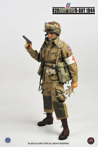 Load image into Gallery viewer, WWII - US 82nd Airborne Division Combat Medic D-Day - MINT IN BOX
