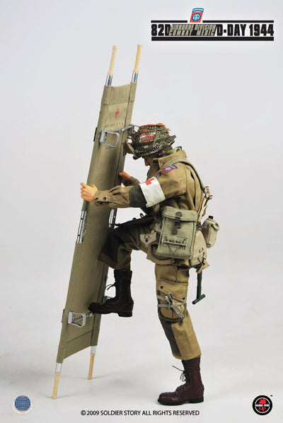 Load image into Gallery viewer, WWII - US 82nd Airborne Division Combat Medic D-Day - MINT IN BOX
