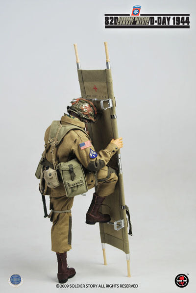 Load image into Gallery viewer, WWII - US 82nd Airborne Division Combat Medic D-Day - MINT IN BOX
