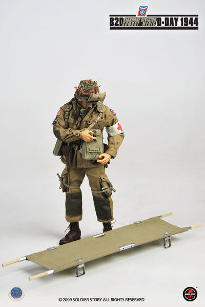 Load image into Gallery viewer, WWII - US 82nd Airborne Division Combat Medic D-Day - MINT IN BOX
