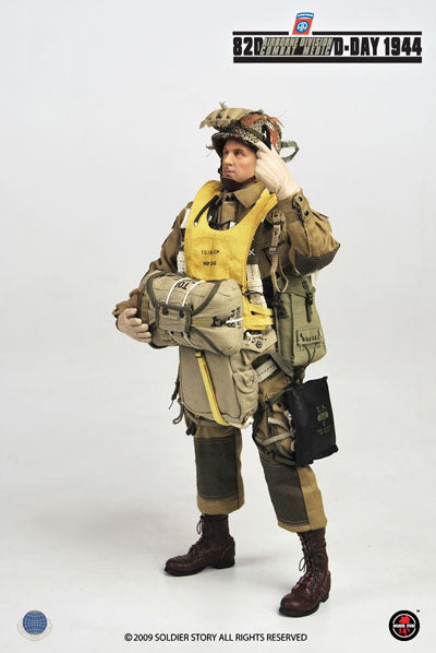 Load image into Gallery viewer, WWII - US 82nd Airborne Division Combat Medic D-Day - MINT IN BOX
