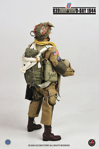 Load image into Gallery viewer, WWII - US 82nd Airborne Division Combat Medic D-Day - MINT IN BOX
