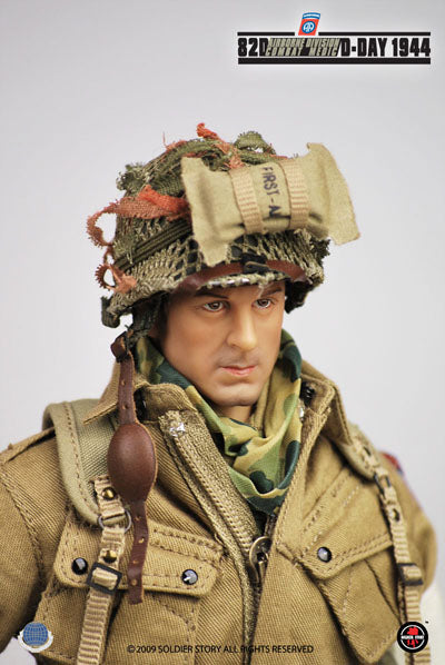 Load image into Gallery viewer, WWII - US 82nd Airborne Division Combat Medic D-Day - MINT IN BOX
