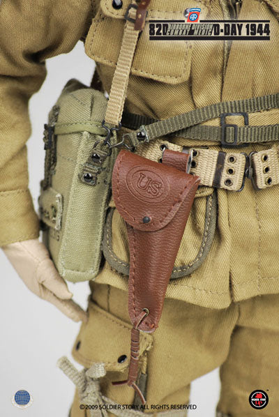 Load image into Gallery viewer, WWII - US 82nd Airborne Division Combat Medic D-Day - MINT IN BOX
