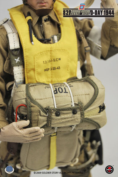 Load image into Gallery viewer, WWII - US 82nd Airborne Division Combat Medic D-Day - MINT IN BOX

