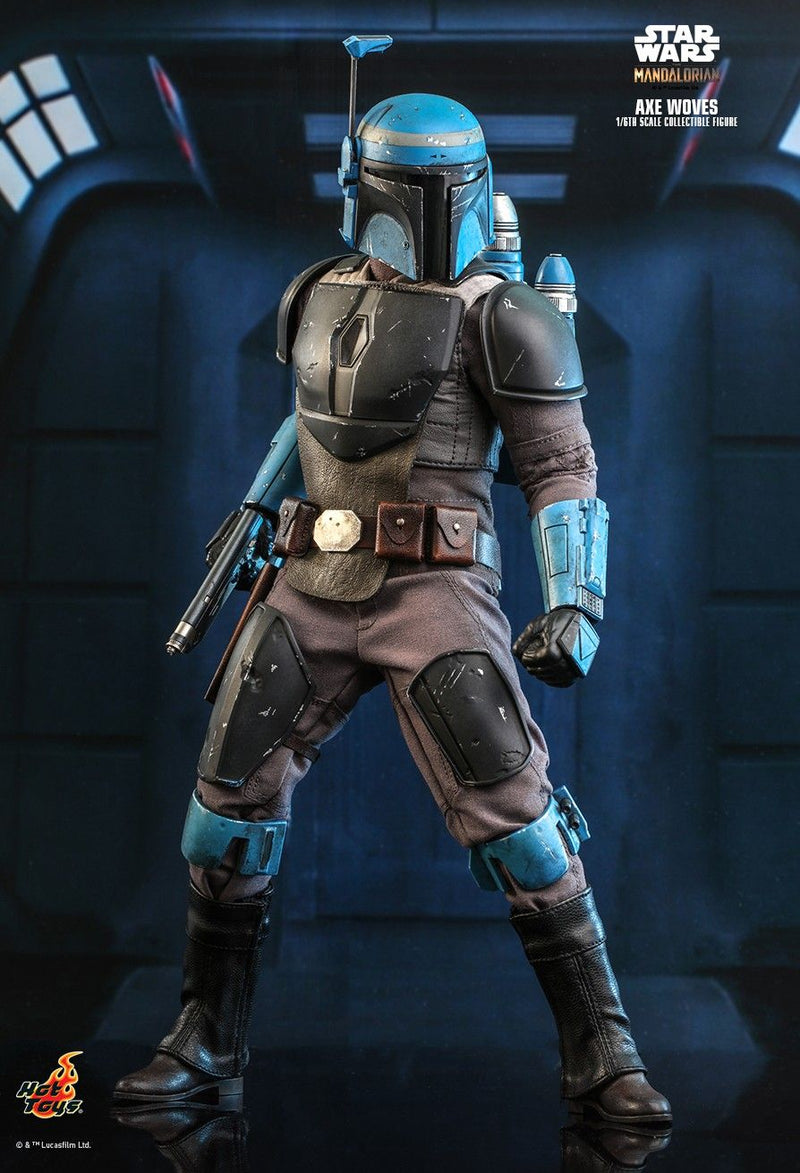 Load image into Gallery viewer, Star Wars: The Mandalorian - Axe Woves - MINT IN BOX
