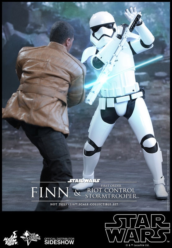 Load image into Gallery viewer, Star Wars - Finn &amp; Riot Control StormTrooper - MINT IN BOX

