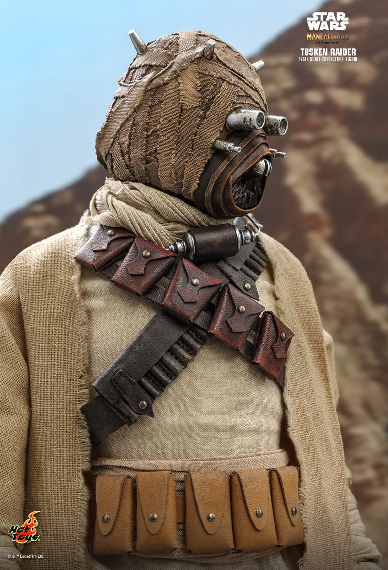 Load image into Gallery viewer, Star Wars - The Mandalorian - Tusken Raider - MINT IN BOX
