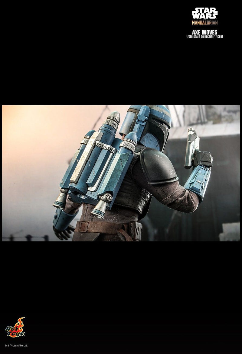 Load image into Gallery viewer, Star Wars: The Mandalorian - Axe Woves - MINT IN BOX
